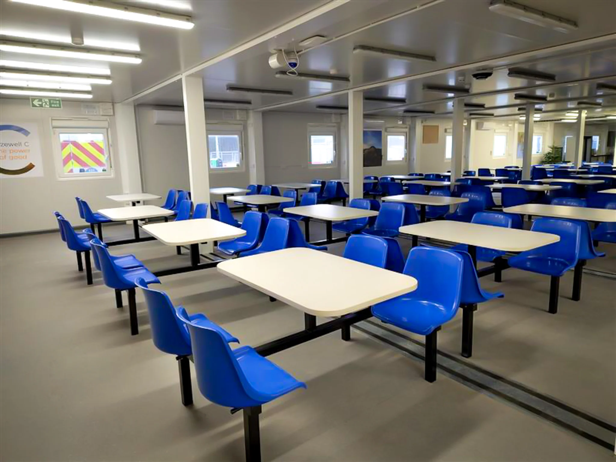 blue-seated-canteen-units-prison-construction-site-welfare